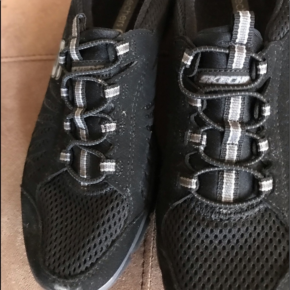 Skechers